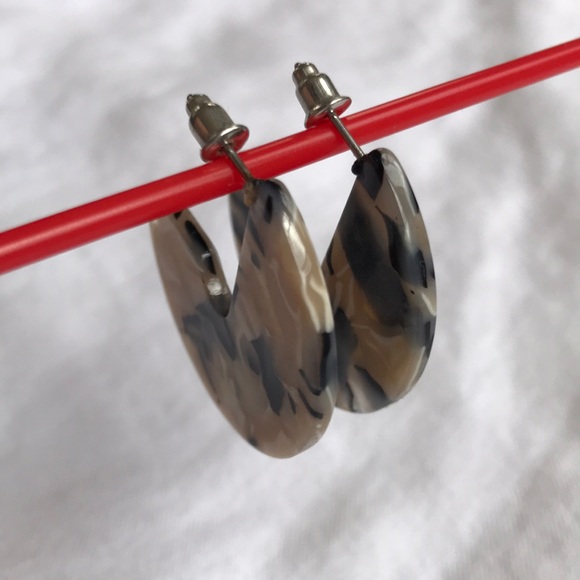 Earrings - Picture 3 of 6